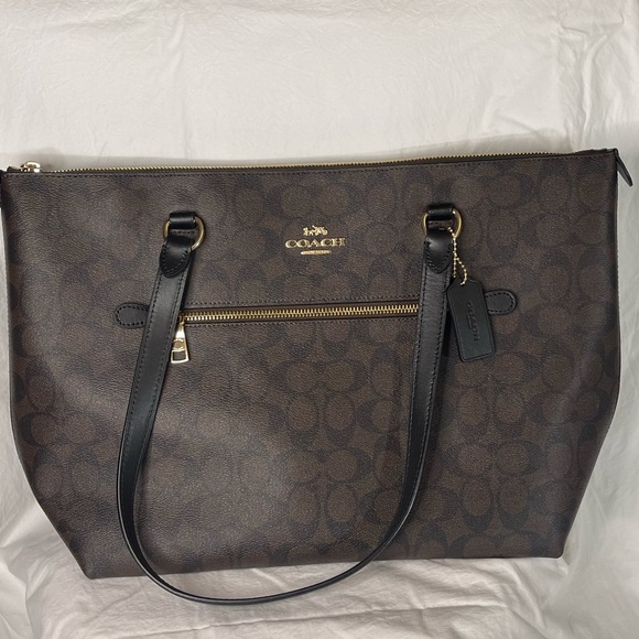 Brand new with tag Coach brand purse - Picture 2 of 9